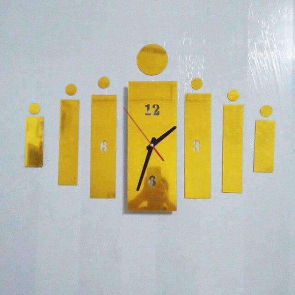 Rektangulär väggklocka med spegeldekoration