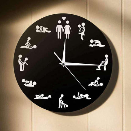 Klassisk vit väggklocka med Kamasutra