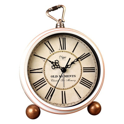 Vintage bordsklocka i guldfärgad mässing