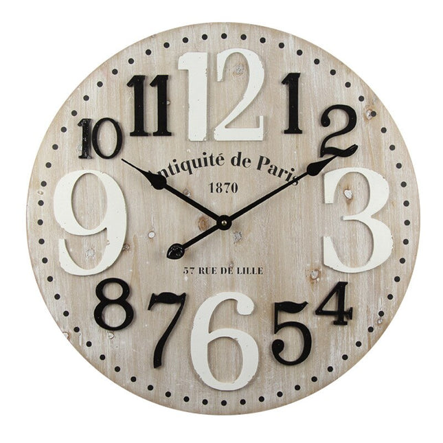 Väggklocka i trä med retrodesign