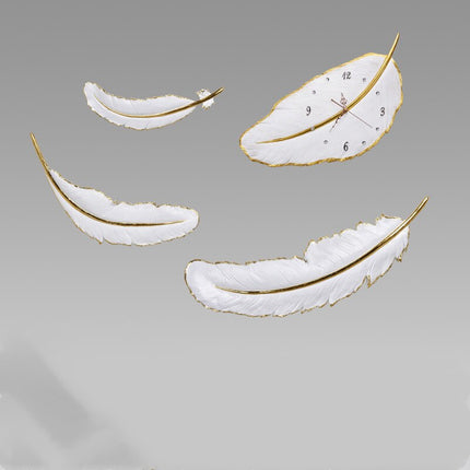 Väggklocka i Form av en Fjäder