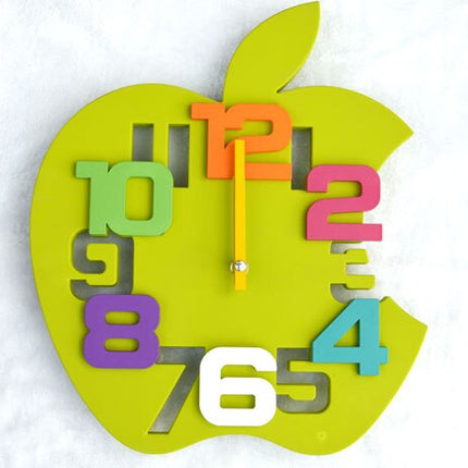 Väggklocka formad som ett äpple