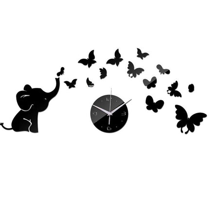 Väggklocka med klistermärken elefant och fjärilar