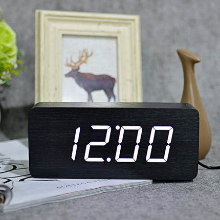 Modern LED väckarklocka i trädesign