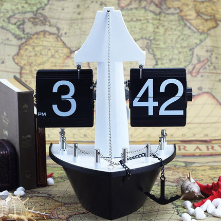 Unik flip-klocka designad som båt