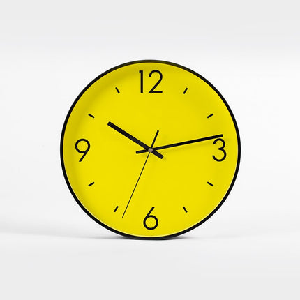 Modern klocka med abstrakt färgdesign