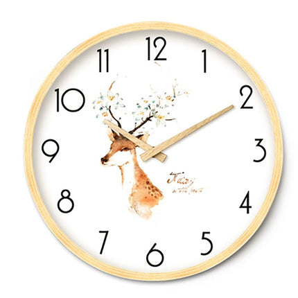 Rund Väggklocka i Ljust Trä