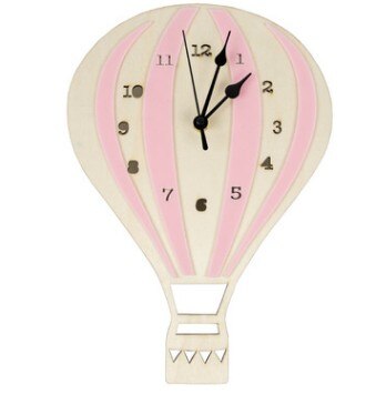 Väggklocka luftballong i trä för barn