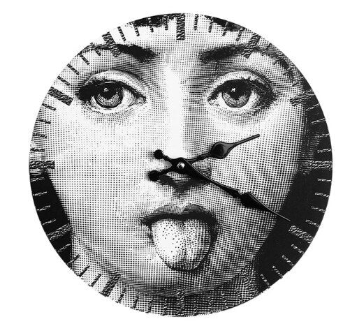 Konstnärlig väggklocka med kvinnoansikte