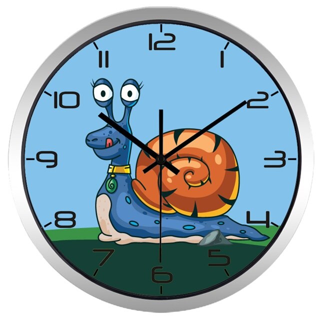 Väggklocka för barn med tecknad mops