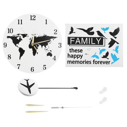 Väggklocka med världskarta och pendel