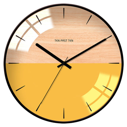 Modern Väggklocka Tvåfärgad Trä Design