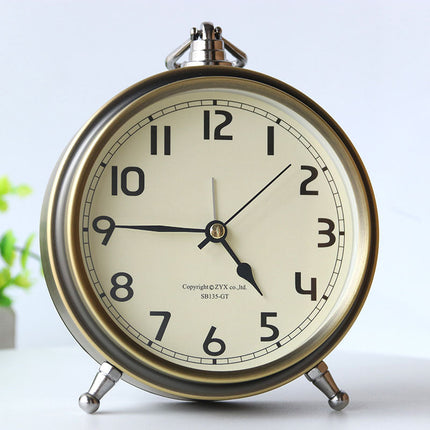 Gammaldags väckarklocka i antik stil