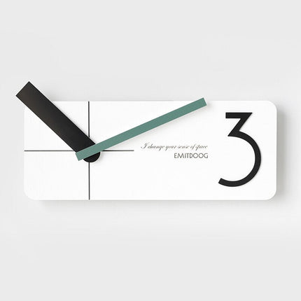 Modern rektangulär väggklocka i trä