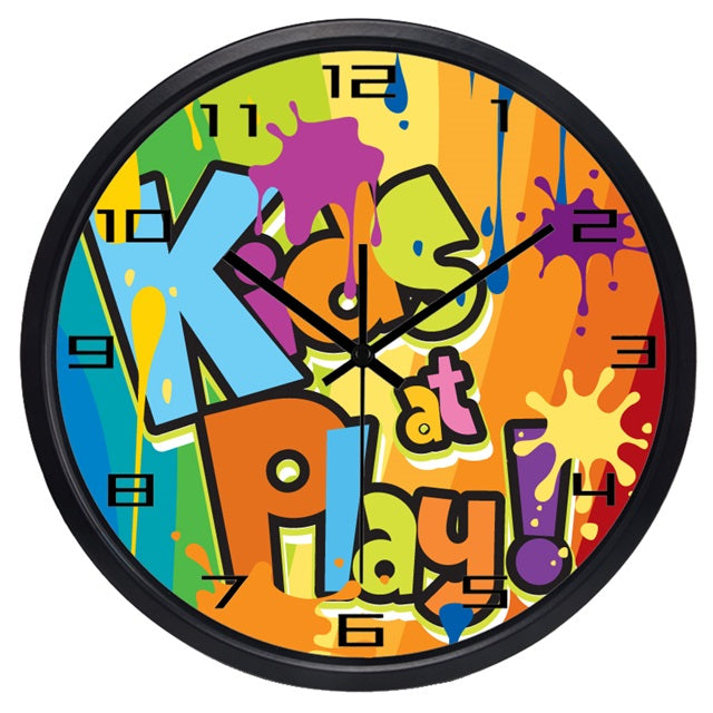 Väggklocka för barn med tecknad mops