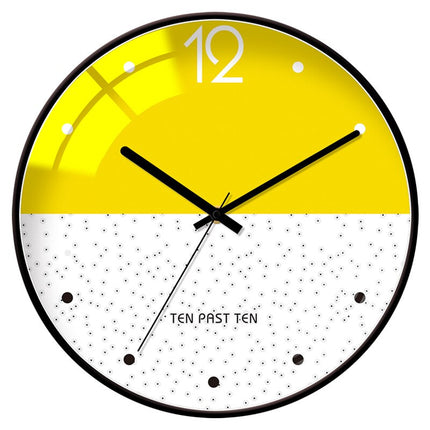 Modern Väggklocka Tvåfärgad Trä Design