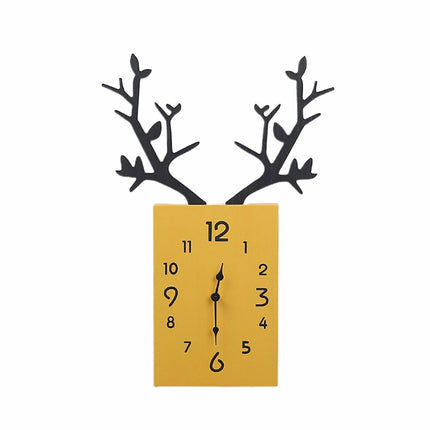 Nordisk design väggklocka med hjorthorn