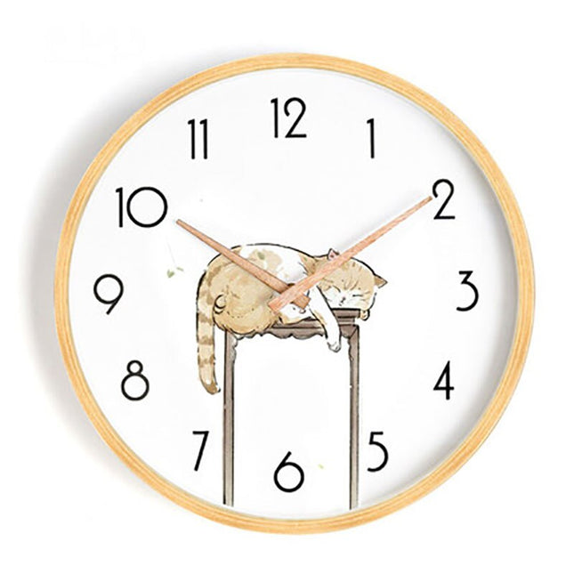 Rund Väggklocka i Ljust Trä