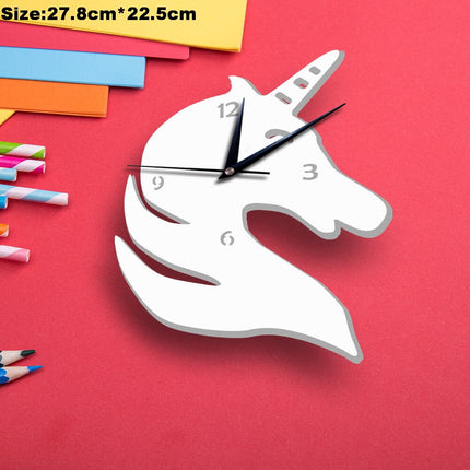 Väggklocka för barn i snögubbeform