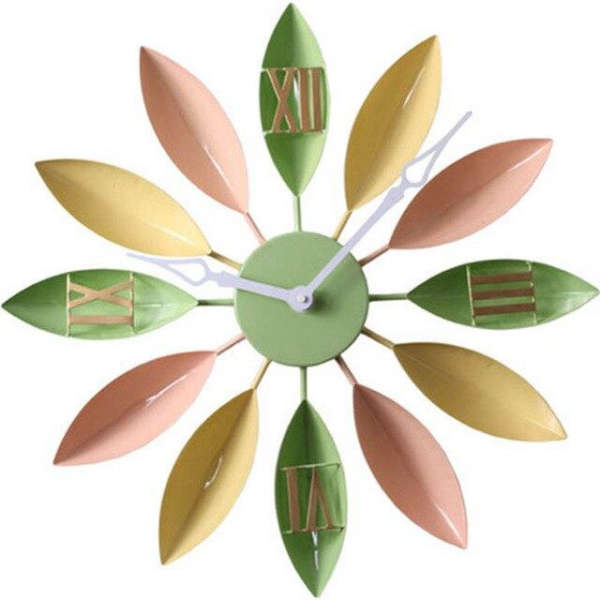 Färgglad väggklocka med blomblad design