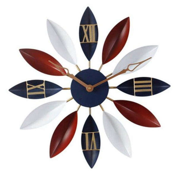 Färgglad väggklocka med blomblad design