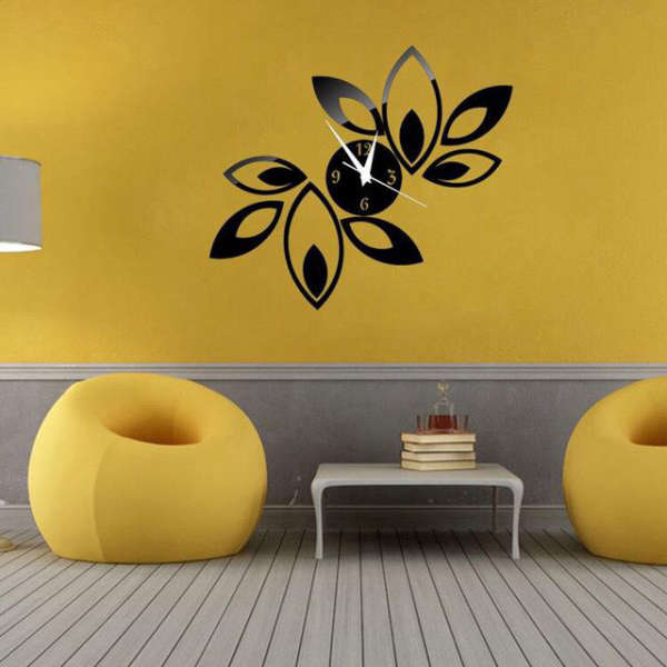 Väggklocka designad som en blomma