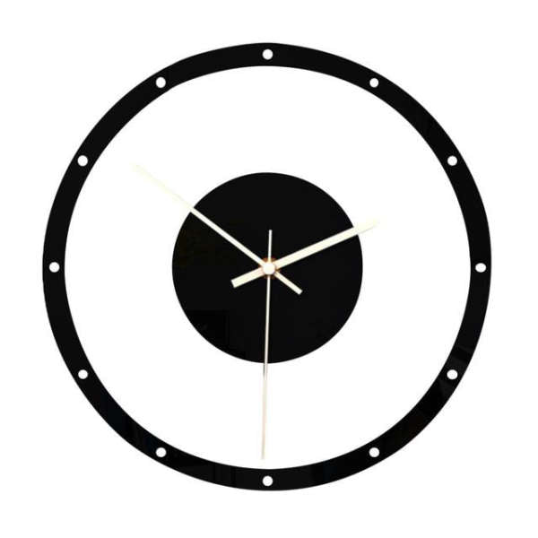 Nordisk minimalistisk väggklocka i metall