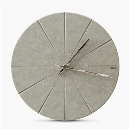 Svart minimalistisk väggklocka utan siffror
