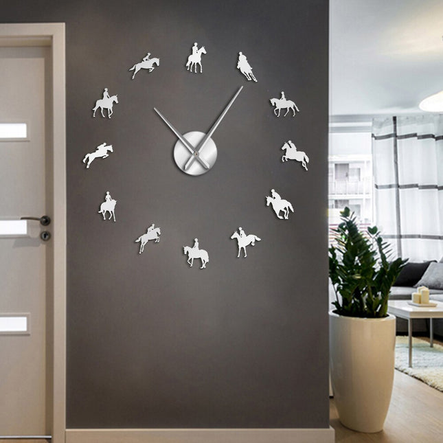 DIY väggklocka med hästklistermärken