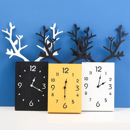 Nordisk design väggklocka med hjorthorn