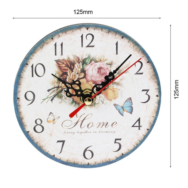 Vintage väggklocka i trä med blommor