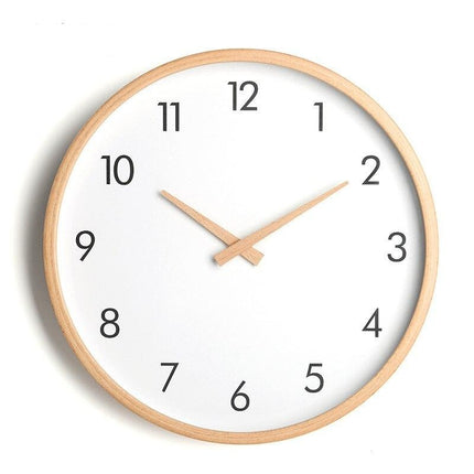 Klassisk väggklocka i trä för kontor