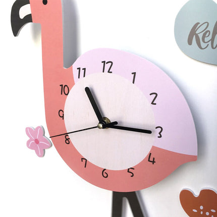 Väggklocka för barn med flamingo motiv