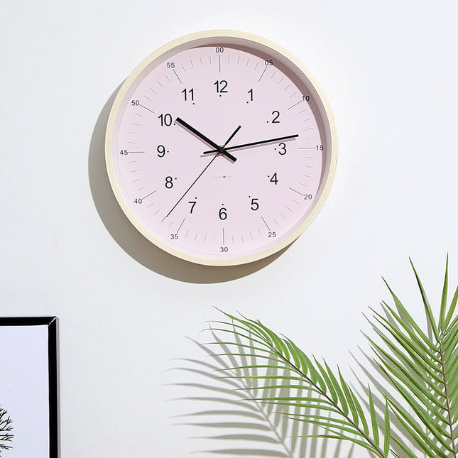 Väggklocka med Träram och Pastellurtavla