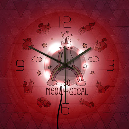 Gullig LED väggklocka med katt-enhörning