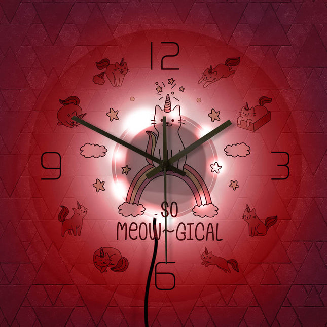Gullig LED väggklocka med katt-enhörning
