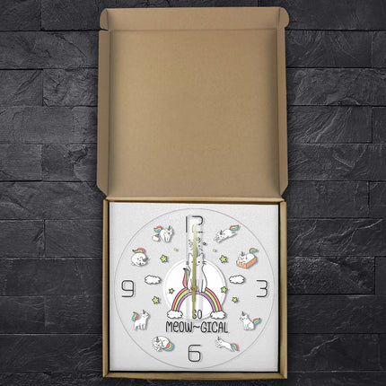 Gullig LED väggklocka med katt-enhörning