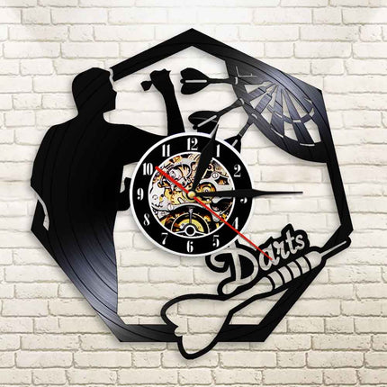 Väggklocka med dart motiv vinylskiva