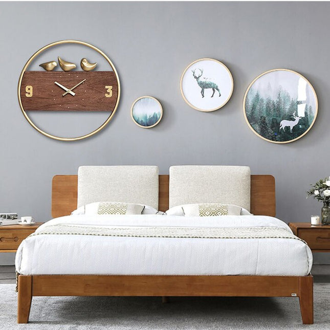Design väggklocka i trä med fåglar