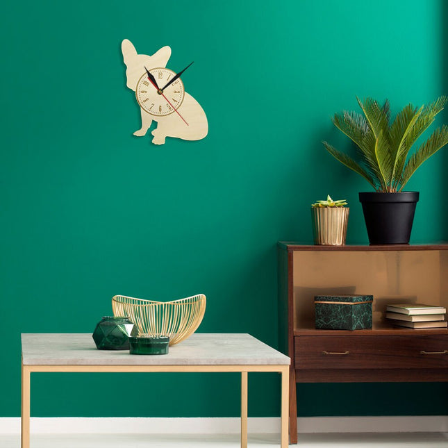 Väggklocka i trä hundsiluett design