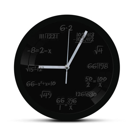 Väggklocka med matematiska formler och LED