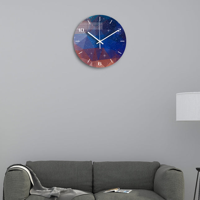 Modern väggklocka med galaxmotiv design