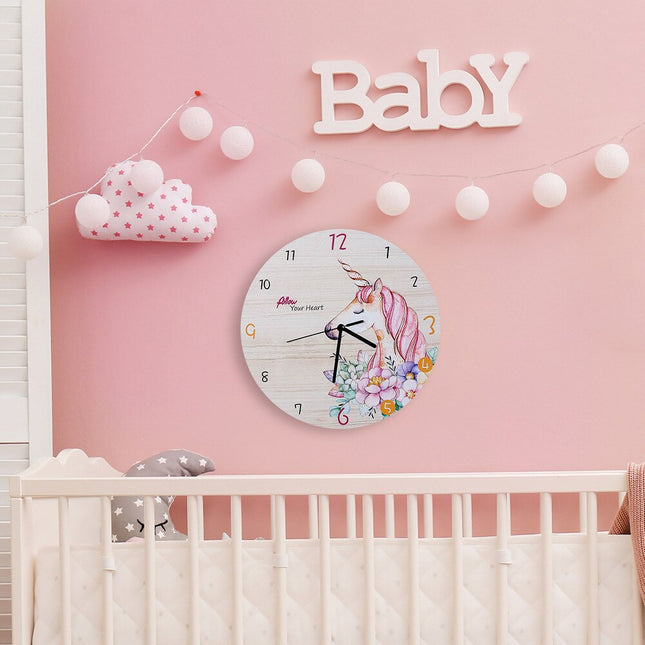 Söt väggklocka med enhörning motiv