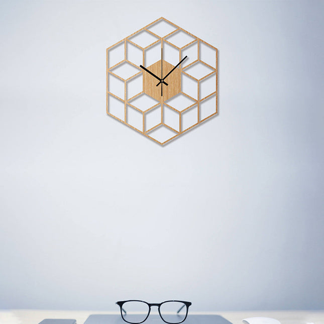Geometrisk väggklocka i trä med kuber