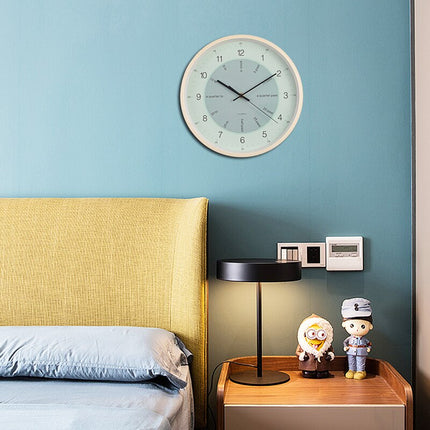 Väggklocka med Träram och Pastellurtavla