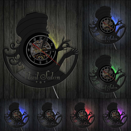 Vinylklocka med design för nagelsalong