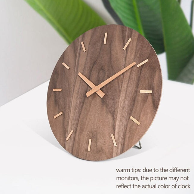 Tyst väggklocka i minimalistisk trädesign