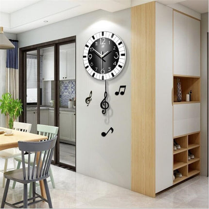 Väggklocka med design av musiknoter