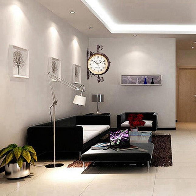 Dubbelsidig stationsklocka i retrostil