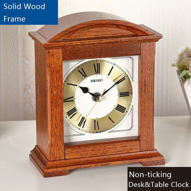 Klassisk bordsklocka med träram